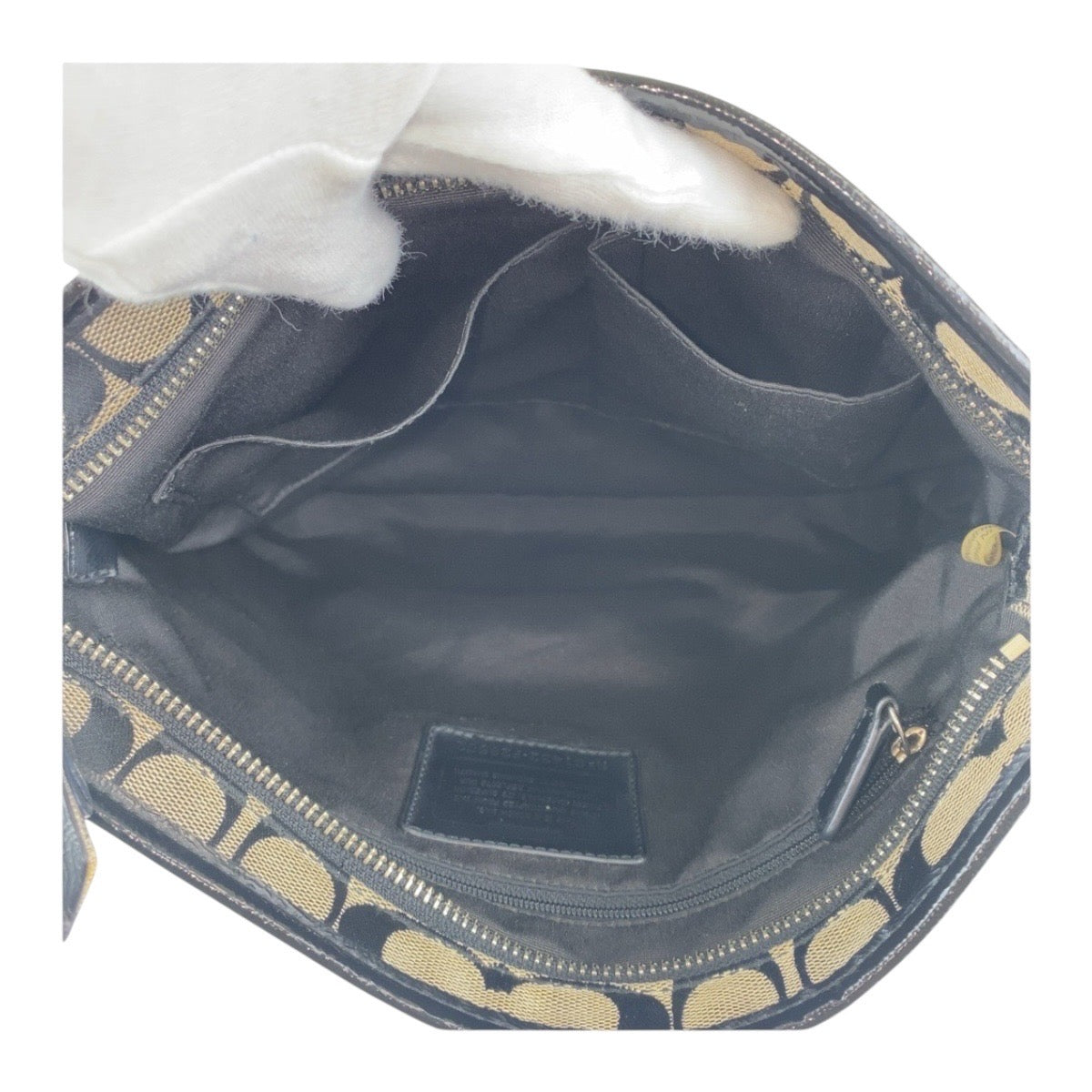 13144
COACH コーチ シグネチャー ブラック 黒 シルバー金具 キャンバス 斜め掛け ショルダーバッグ メッセンジャーバッグ  レディース