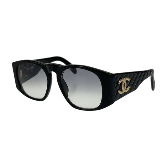 13145
CHANEL シャネル ヴィンテージ ココマーク マトラッセ ブラック ゴールド金具 プラスチック 01450 94305 サングラス ウェリントン  レディース