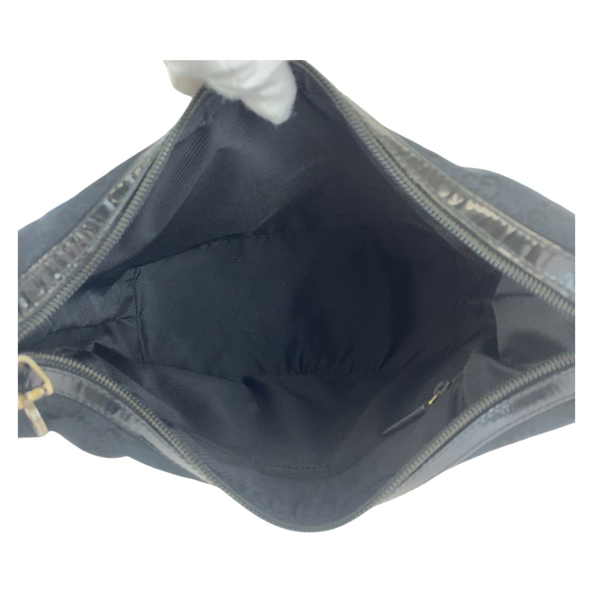 13173
GUCCI グッチ ブラック 黒 ゴールド金具 GGキャンバス / レザー 001 4204 ショルダーバッグ  レディース