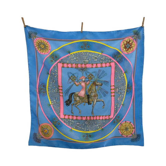 13174
HERMES エルメス カレ90 FEUX D’ARTIFICE スカイブルー マルチカラー シルク スカーフ  レディース