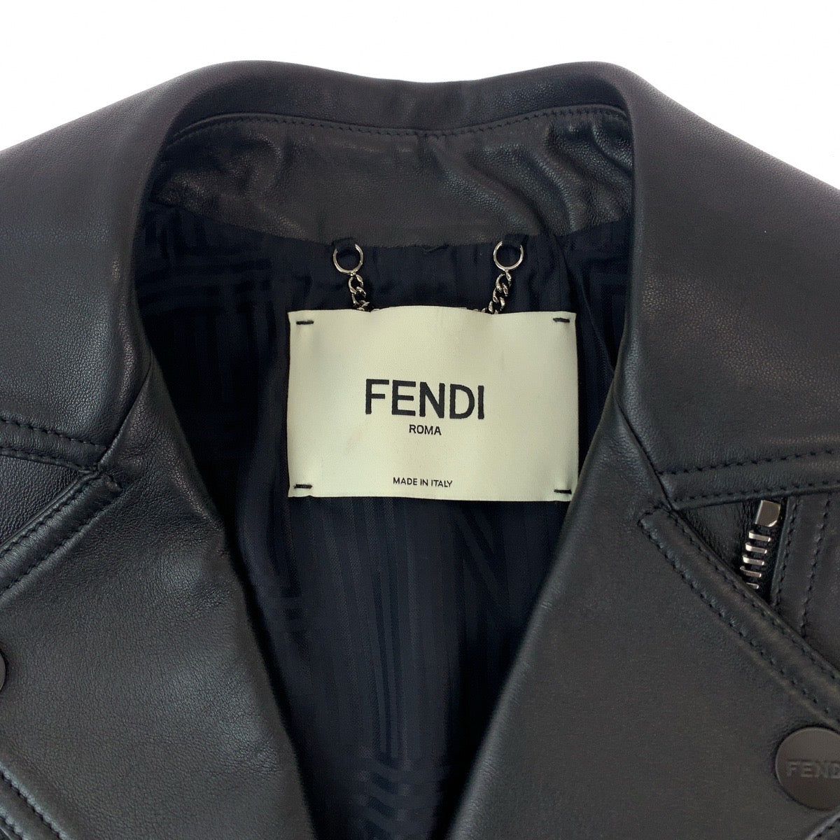 11843
FENDI フェンディ ズッカ柄 サイズ36 ブラック 黒 ブラウン シルバー金具 ラムスキン ライダースジャケット  レディース A110