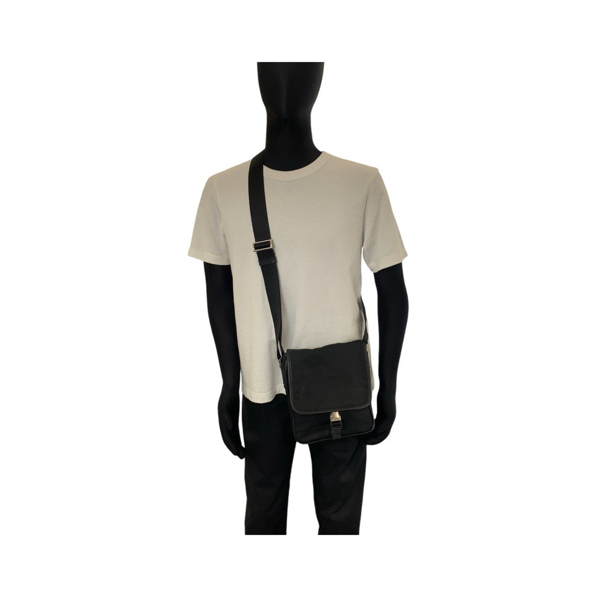 11230
PRADA プラダ テスート 男女兼用 ブラック シルバー金具 ナイロン ショルダーバッグ ポシェット  メンズ
