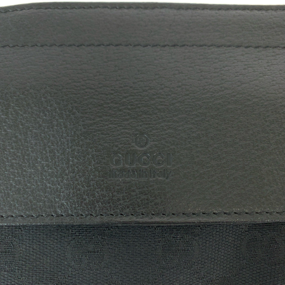 13189
GUCCI グッチ ブラック 黒 シルバー金具 GGキャンバス 28566 ボムバッグ ウエストバッグ  メンズ
