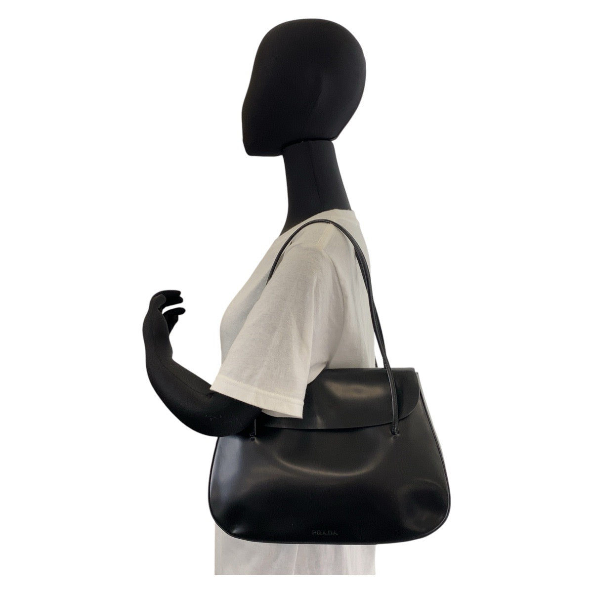 12808
PRADA プラダ ブラック 黒 シルバー金具 パテントレザー ショルダーバッグ  レディース