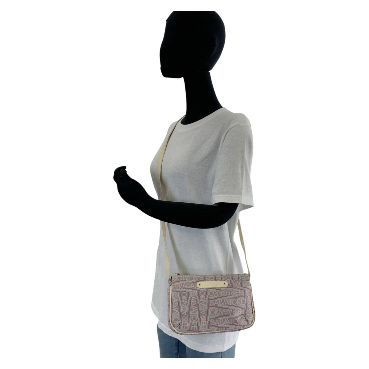 13237
Salvatore Ferragamo サルヴァトーレフェラガモ パープル ピンク ホワイト シルバー金具 キャンバス / レザー 斜め掛け ショルダーバッグ ポシェット  レディース