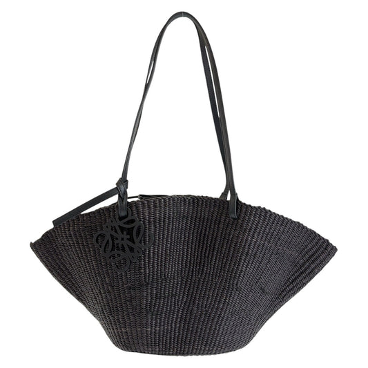 13271
LOEWE ロエベ アナグラム シェルバスケットバッグ ブラック 黒 レザー ショルダーバッグ カゴバッグ  レディース