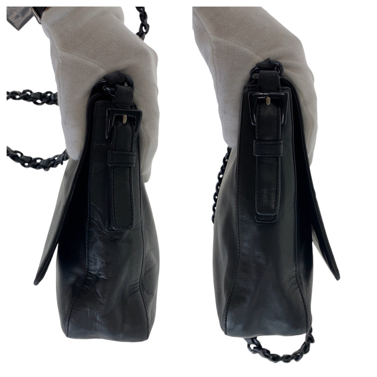 13277
PRADA プラダ ブラック 黒 レザー / プラスチック 斜め掛け ショルダーバッグ ポシェット  レディース
