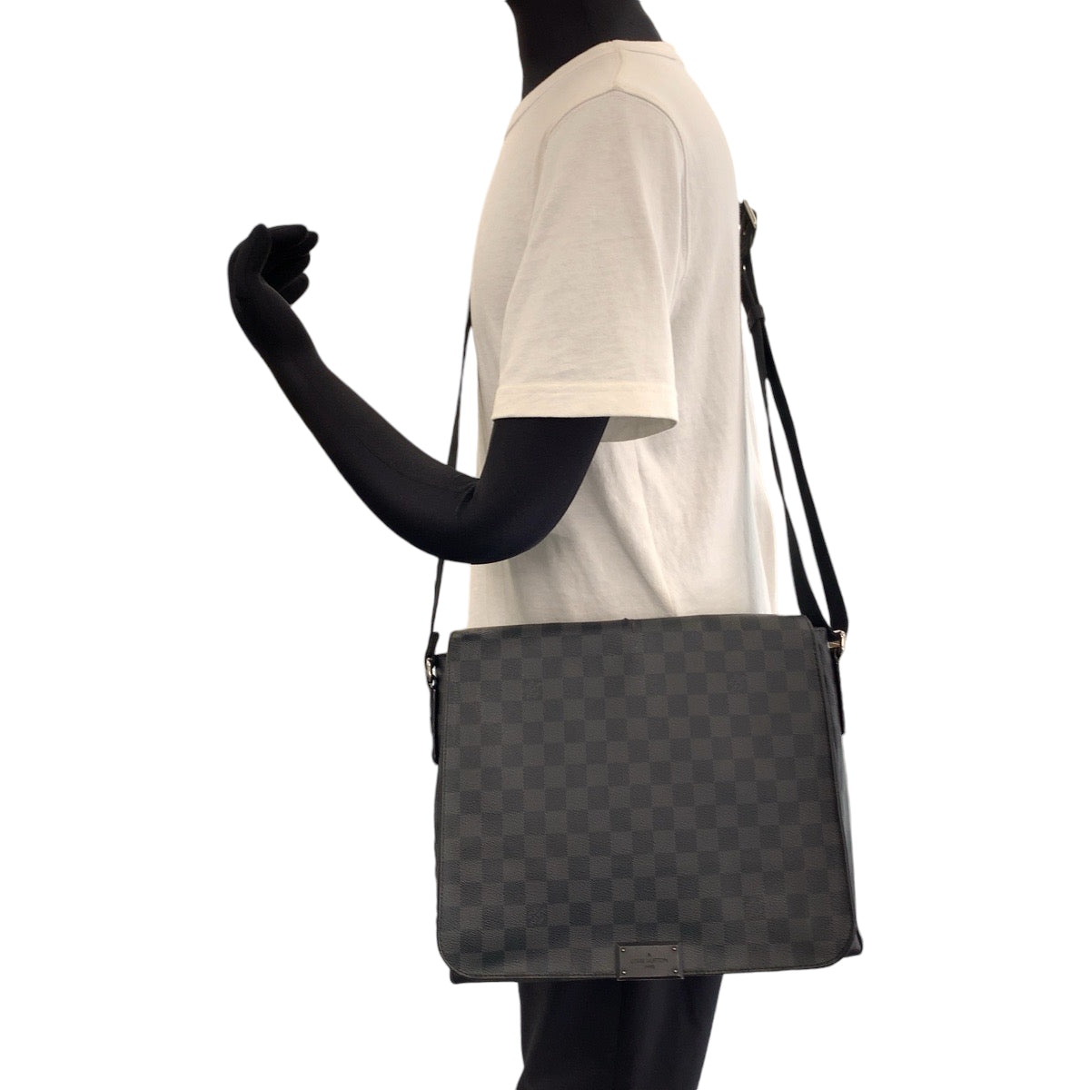 13282
LOUIS VUITTON ルイヴィトン ダミエ グラフィット ディストリクトMM グレー ブラック シルバー金具 PVC N41272 ショルダーバッグ メッセンジャーバッグ  メンズ