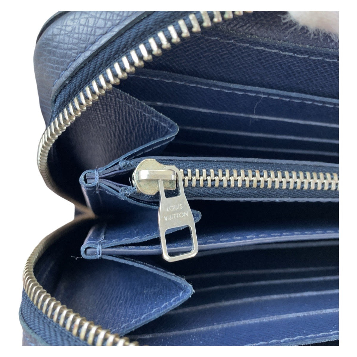 13285
LOUIS VUITTON ルイヴィトン タイガ ジッピーXL ブルーマリーヌ ネイビー シルバー金具 レザー M44276 長財布 ラウンドファスナー セカンドバッグ  メンズ
