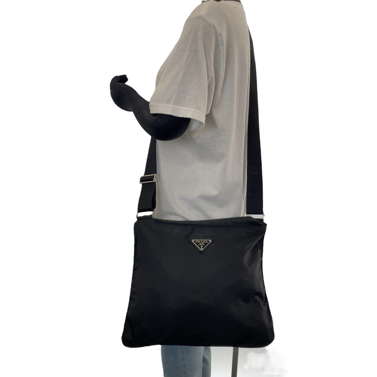 12822
PRADA プラダ テスート 三角ロゴプレート ブラック 黒 シルバー金具 ナイロン ショルダーバッグ ポシェット  メンズ