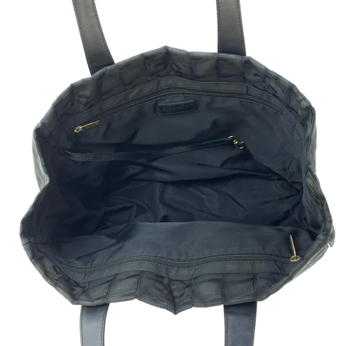 13308
CHANEL シャネル ニュートラベルライン トートMM ブラック 黒 ゴールド金具 ナイロン / レザー トートバッグ  レディース