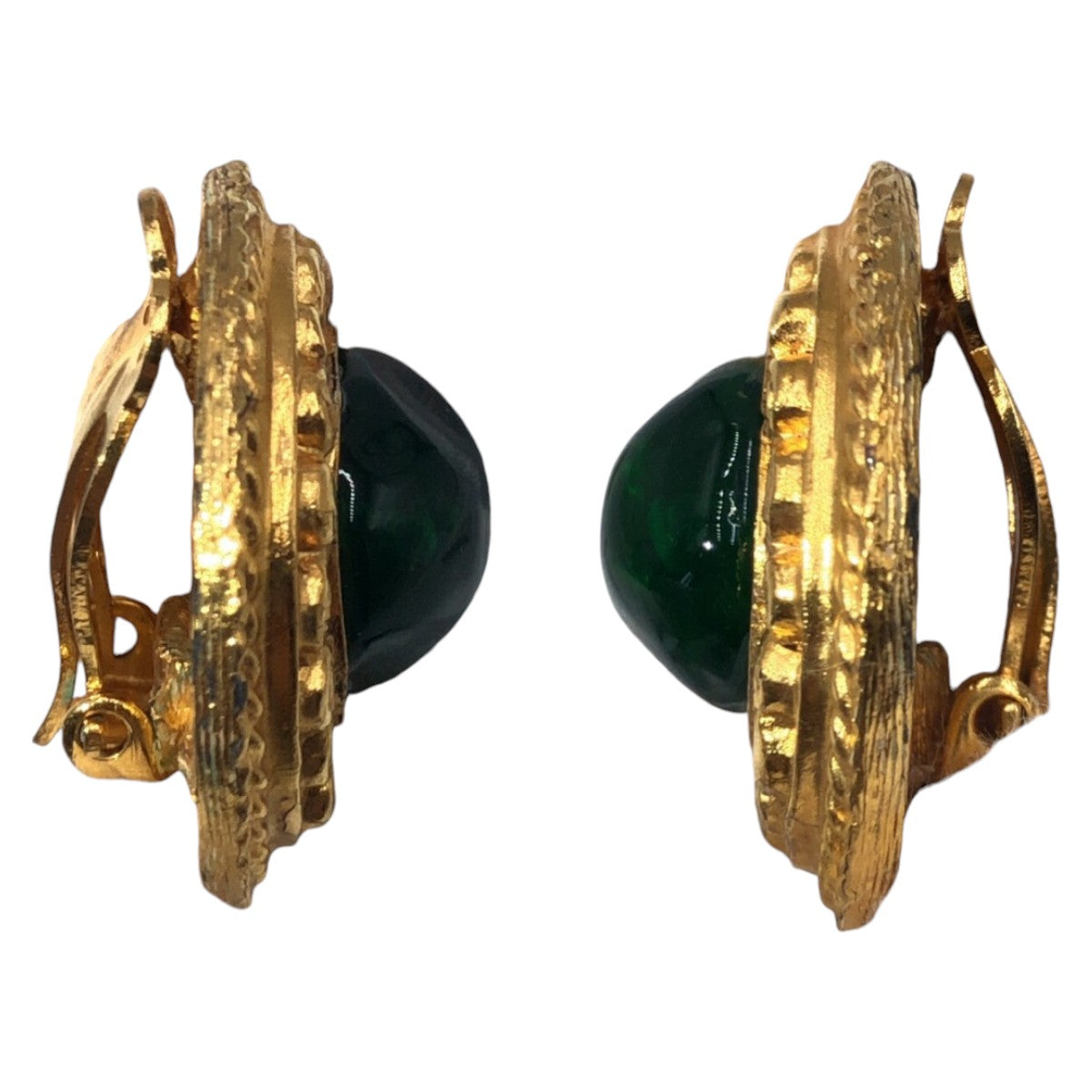 13315
 CHANEL Vintage Gripoix Gold Green Metal Earrings 2304 Engraved Women's