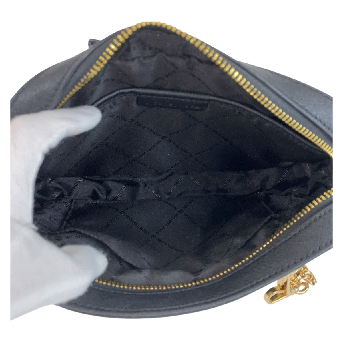 13319
Michael Kors マイケルコース ブラック 黒 ゴールド金具 レザー 斜め掛け ショルダーバッグ ポシェット  レディース