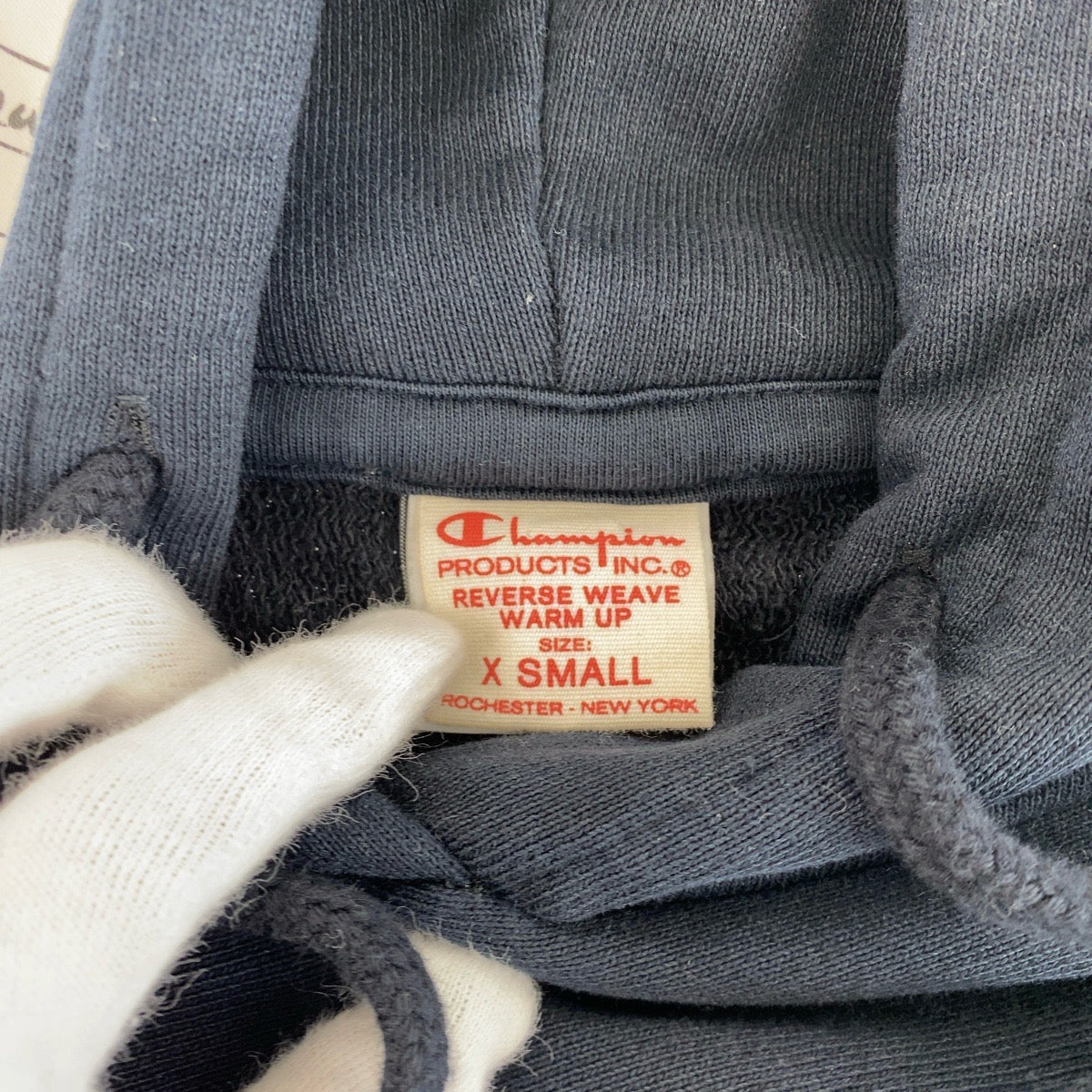 13363
VETEMENTS ヴェトモン チャンピオンコラボ カットオフ パネル ロゴテープ サイズXS ブラック 黒 レッド ブルー コットン WSS17CH7 パーカー フーディー  メンズ