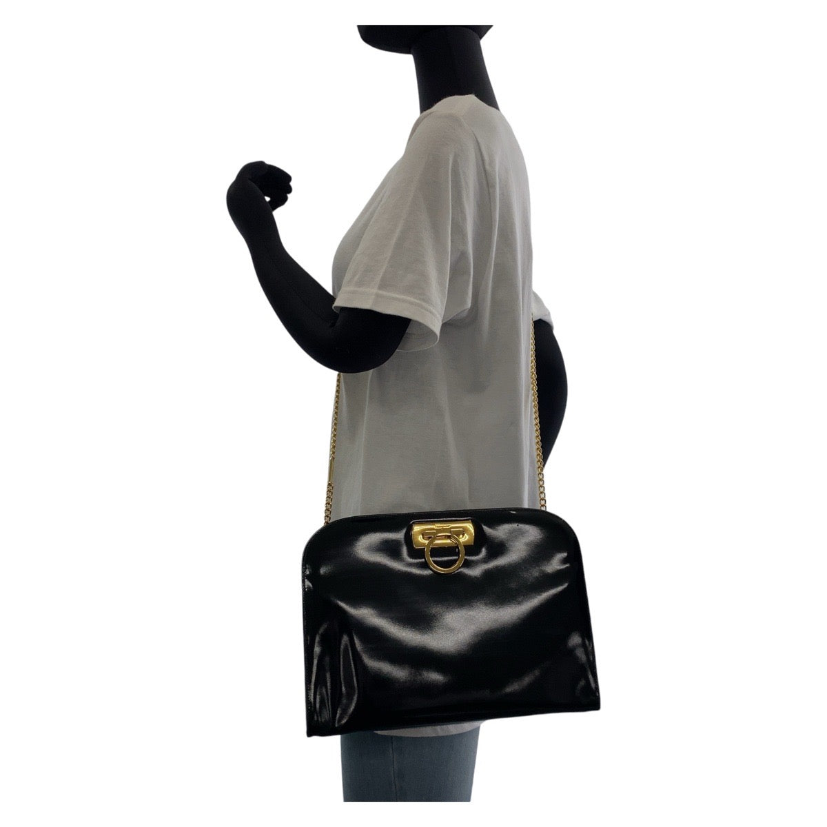 13370
Salvatore Ferragamo サルヴァトーレフェラガモ ヴィンテージ ガンチーニ ブラック 黒 ゴールド金具 パテントレザー ショルダーバッグ クラッチバッグ  レディース