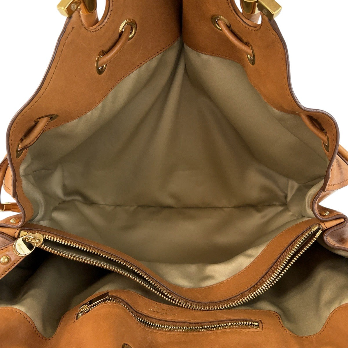 13371
Salvatore Ferragamo サルヴァトーレフェラガモ ガンチーニ ライトブラウン キャメル ゴールド金具 レザー トートバッグ ショルダーバッグ  レディース