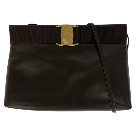 13372
Salvatore Ferragamo サルヴァトーレフェラガモ ヴァラ ダークブラウン ゴールド金具 レザー ショルダーバッグ ポシェット  レディース