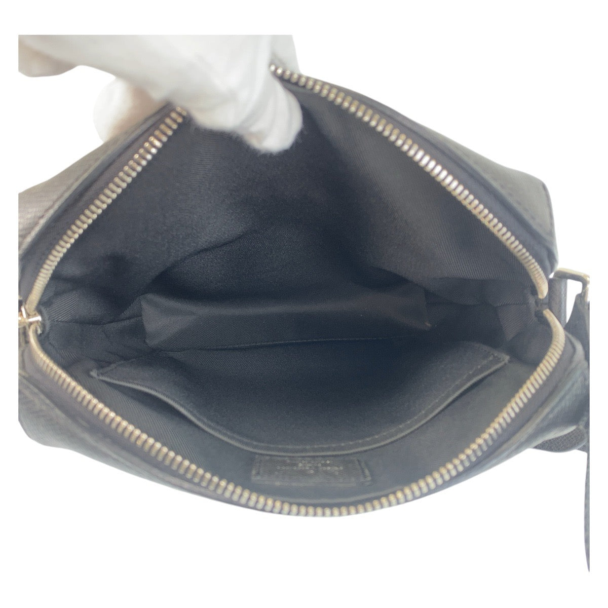 13387
LOUIS VUITTON ルイヴィトン タイガ ポシェット グリゴリ ノワール ブラック 黒 レザー M30505 斜め掛け ショルダーバッグ ポシェット  メンズ