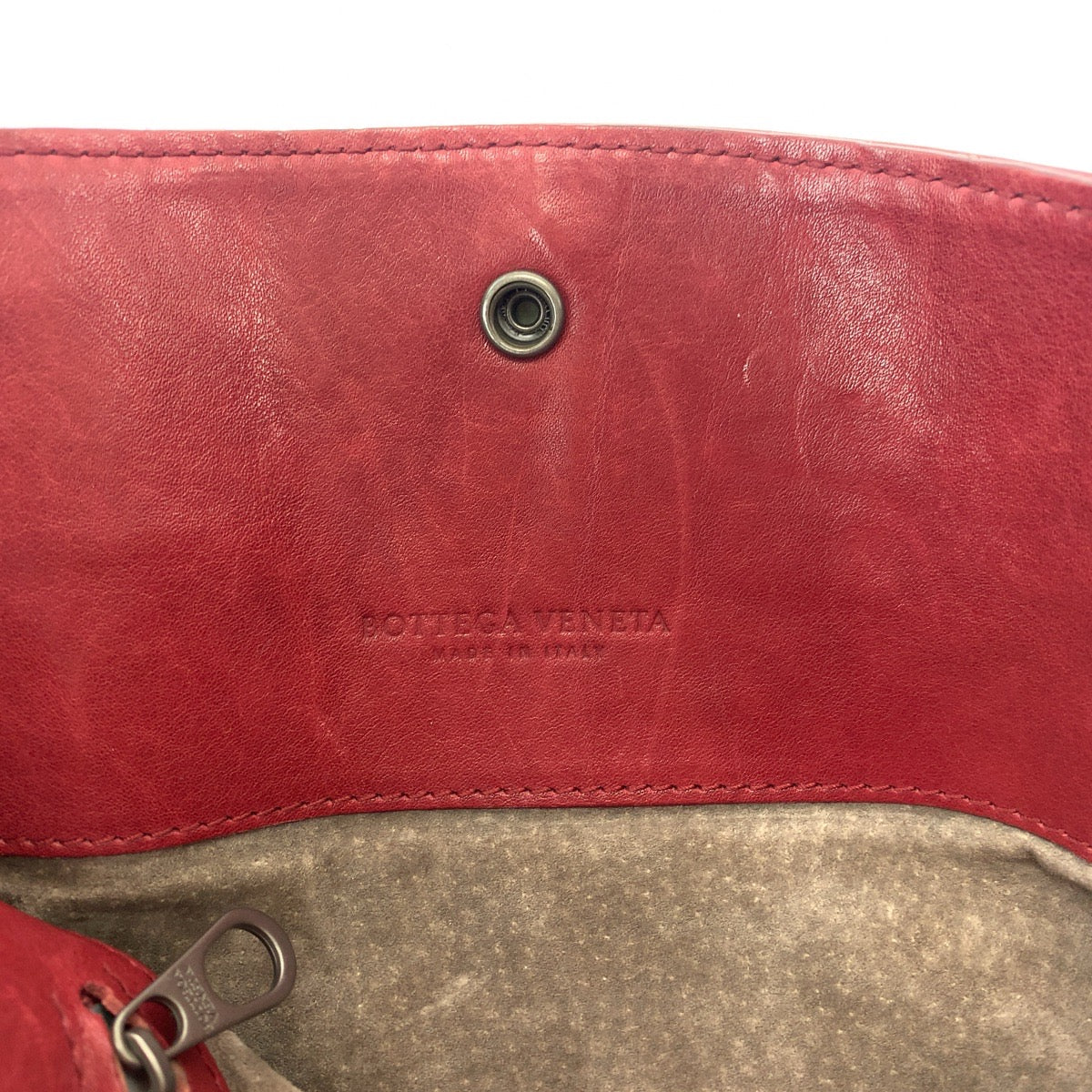 13397
BOTTEGAVENETA ボッテガヴェネタ イントレチャート 男女兼用 レッド シルバー金具 レザー ショルダーバッグ メッセンジャーバッグ  メンズ AB33