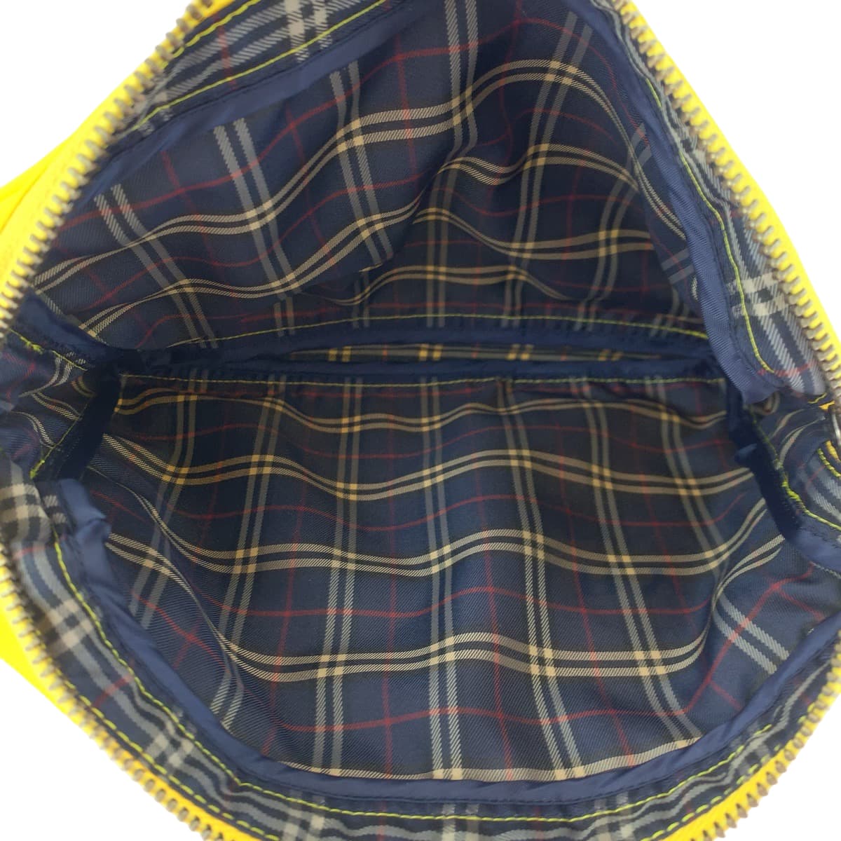 13464
BURBERRY バーバリー ロゴ イエロー シルバー金具 ナイロン ポーチ 化粧ポーチ  レディース