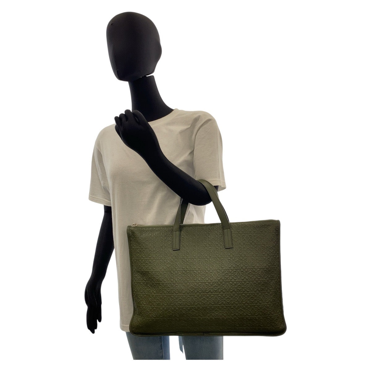 13410
LOEWE ロエベ リピートアナグラム グリーン シルバー金具 レザー ビジネスバッグ ブリーフケース 男女兼用  メンズ
