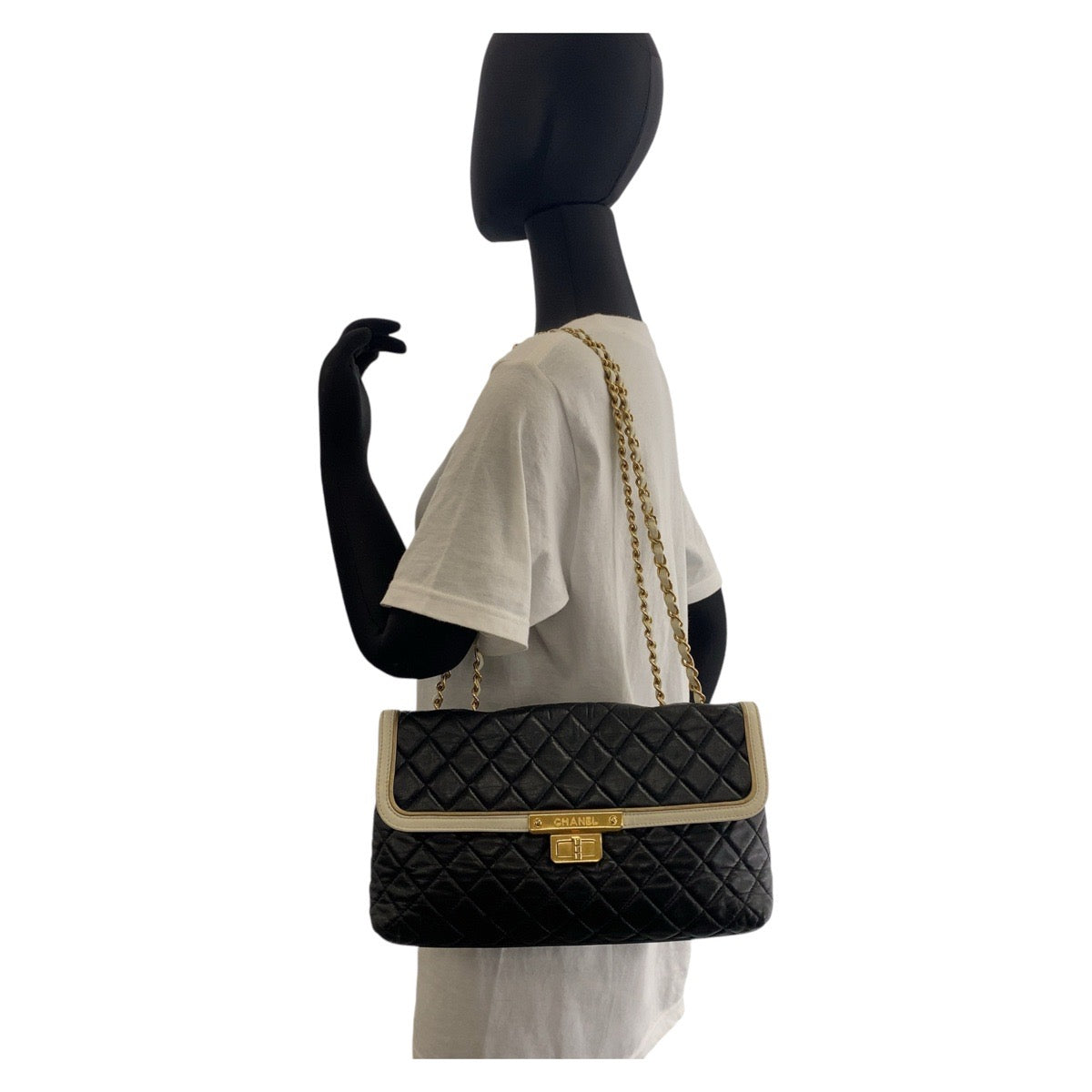 14080
CHANEL シャネル マトラッセ ターンロック ブラック 黒 ゴールド金具 ラムスキン ショルダーバッグ チェーンショルダーバッグ  レディース