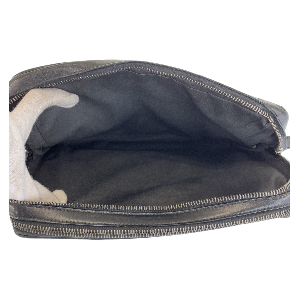 13418
BOTTEGAVENETA ボッテガヴェネタ イントレチャート ブラック 黒 ガンメタ金具 レザー セカンドバッグ クラッチバッグ  メンズ