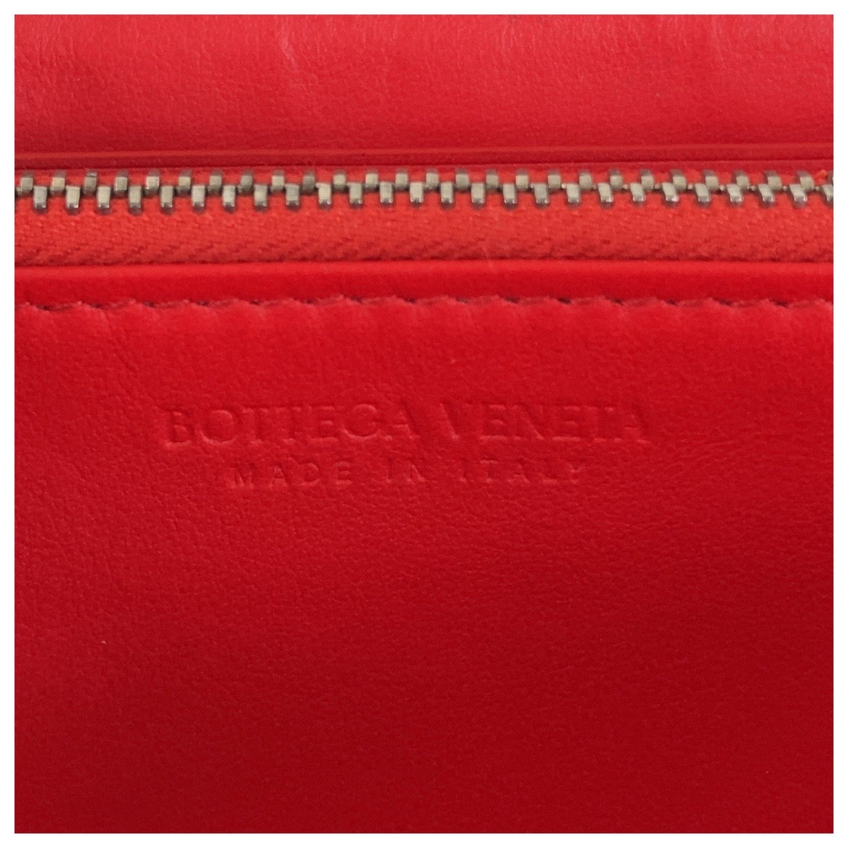 13424
BOTTEGAVENETA ボッテガヴェネタ イントレチャート ブラック 黒 レッド シルバー金具 レザー 長財布 ラウンドファスナー 男女兼用  メンズ