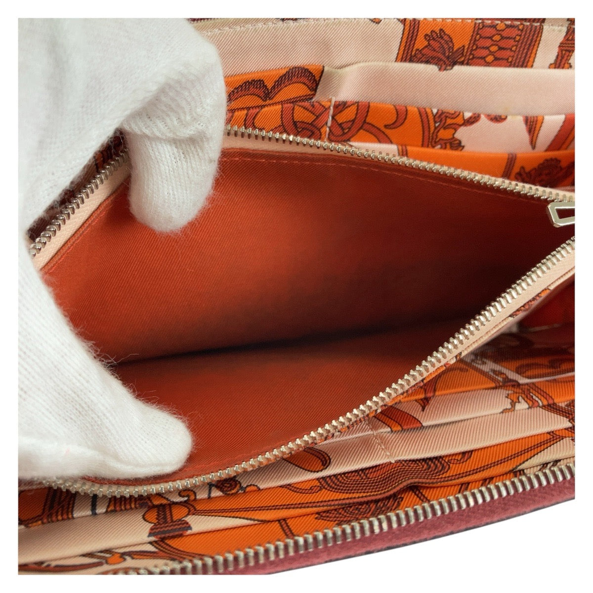 13437
HERMES エルメス アザップロング シルクイン ルビー ワインレッド ボルドー シルバー金具 ヴォーエプソン / シルク 長財布 ラウンドファスナー 男女兼用 X刻印  レディース