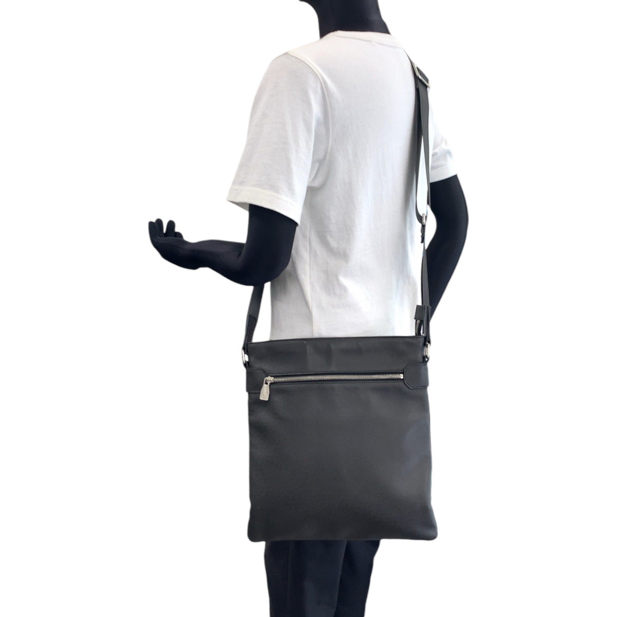 LOUIS VUITTON ルイヴィトン タイガ サシャ アルドワーズ ブラック 黒 シルバー金具 タイガ M32712 ショルダーバッグ メッセンジャーバッグ  メンズ