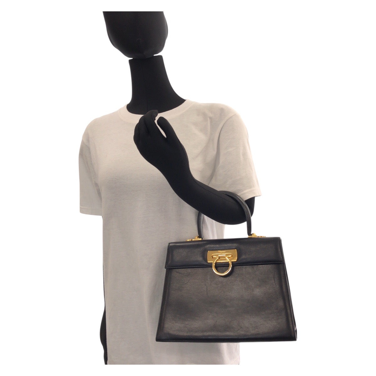 13457
Salvatore Ferragamo サルヴァトーレフェラガモ ガンチーニ ブラック 黒 ゴールド金具 レザー ハンドバッグ ショルダーバッグ 2way  レディース