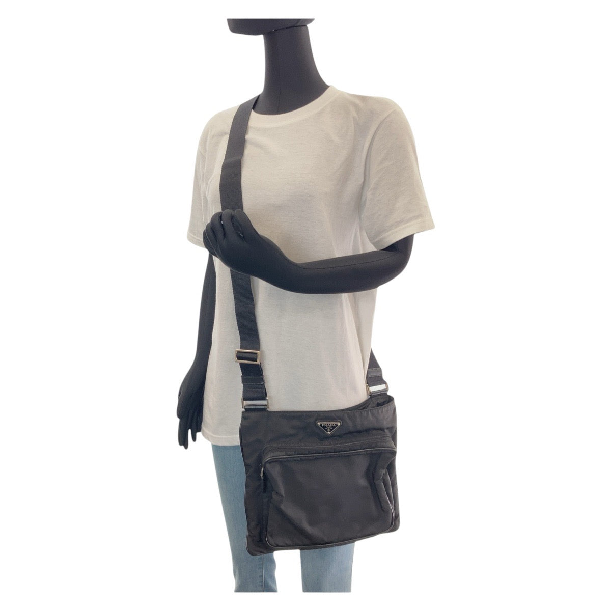 13466
PRADA プラダ テスート 三角ロゴプレート ブラック 黒 シルバー金具 ナイロン ショルダーバッグ メッセンジャーバッグ  レディース