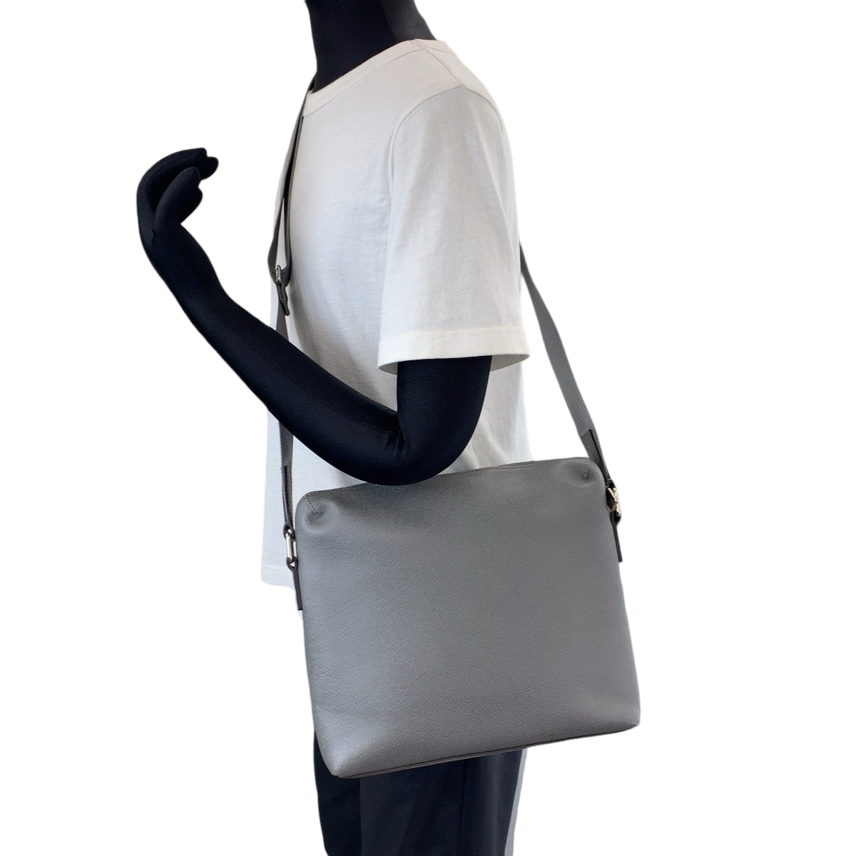 13478
LOUIS VUITTON ルイヴィトン タイガ グリゴリ グラシエ グレー シルバー金具 タイガ M30237 ショルダーバッグ メッセンジャーバッグ  レディース