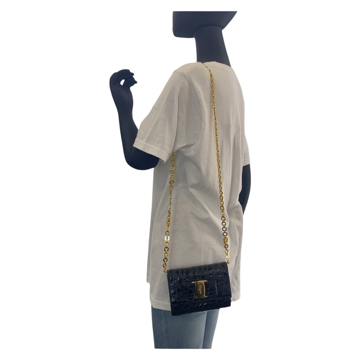 13493
Salvatore Ferragamo サルヴァトーレフェラガモ ヴィンテージ ヴァラ 型押し ブラック 黒 ゴールド金具 レザー チェーンショルダーバッグ ポシェット  レディース