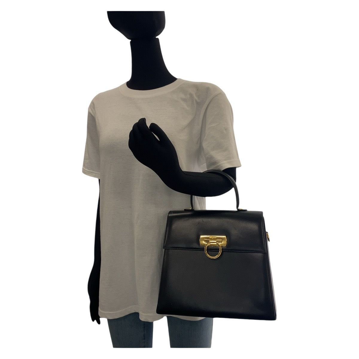 13508
Salvatore Ferragamo サルヴァトーレフェラガモ ガンチーニ ブラック 黒 ゴールド金具 レザー ハンドバッグ  レディース ABP33