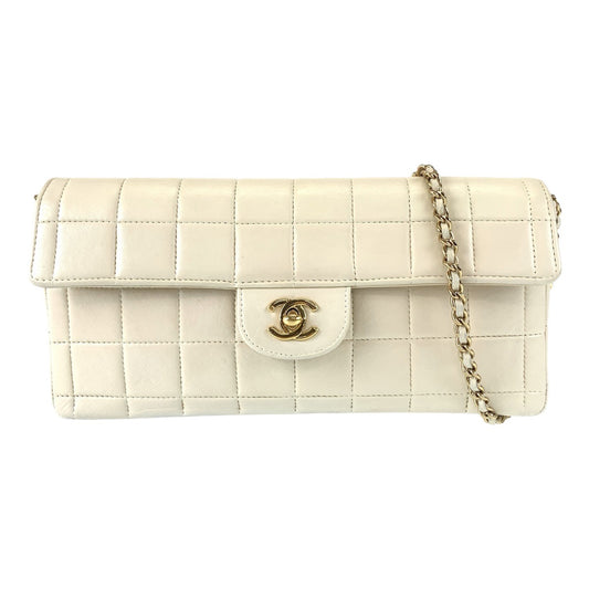13511
CHANEL シャネル チョコバー ココマーク ターンロック ホワイト ゴールド金具 ラムスキン ショルダーバッグ チェーンショルダーバッグ  レディース