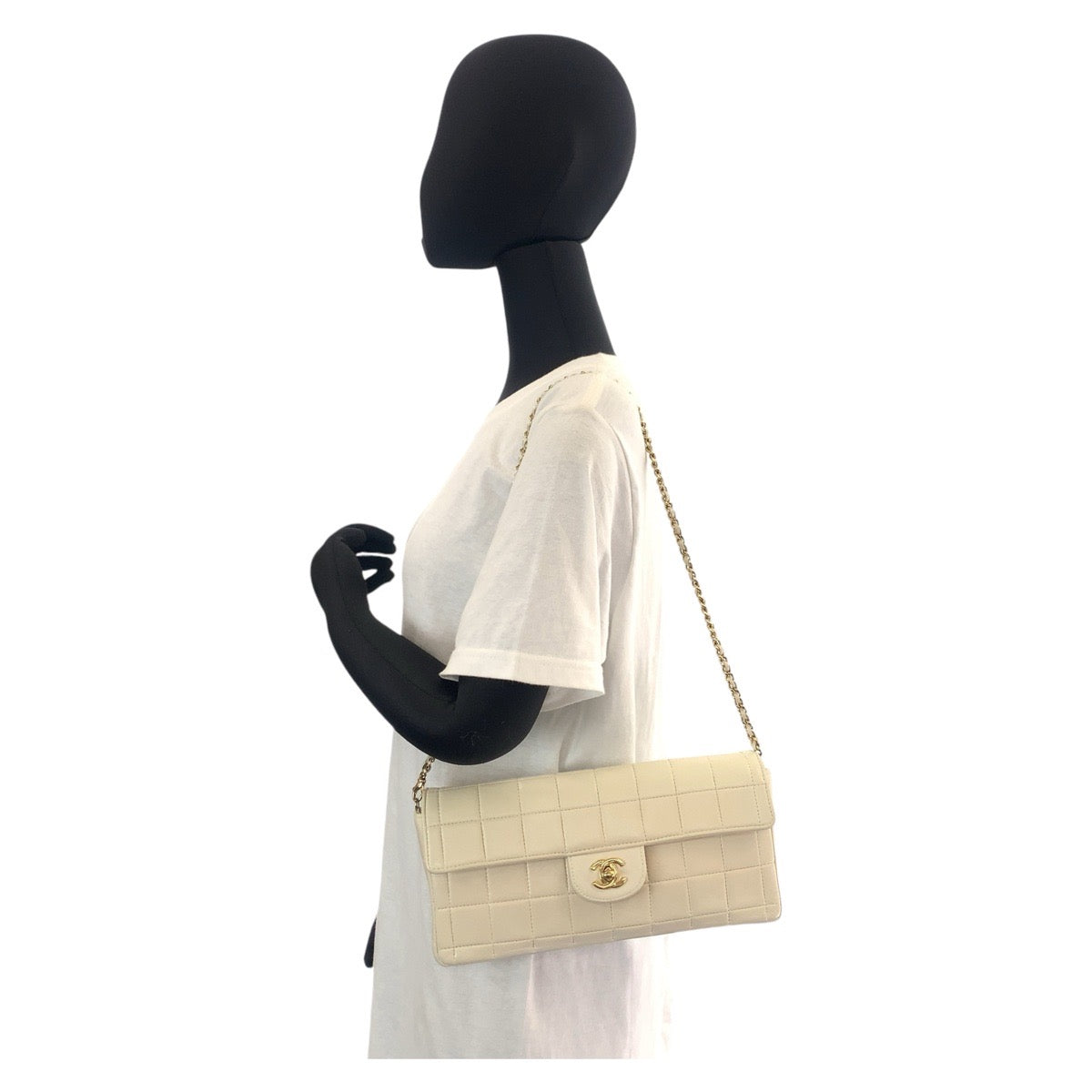 13511
CHANEL シャネル チョコバー ココマーク ターンロック ホワイト ゴールド金具 ラムスキン ショルダーバッグ チェーンショルダーバッグ  レディース