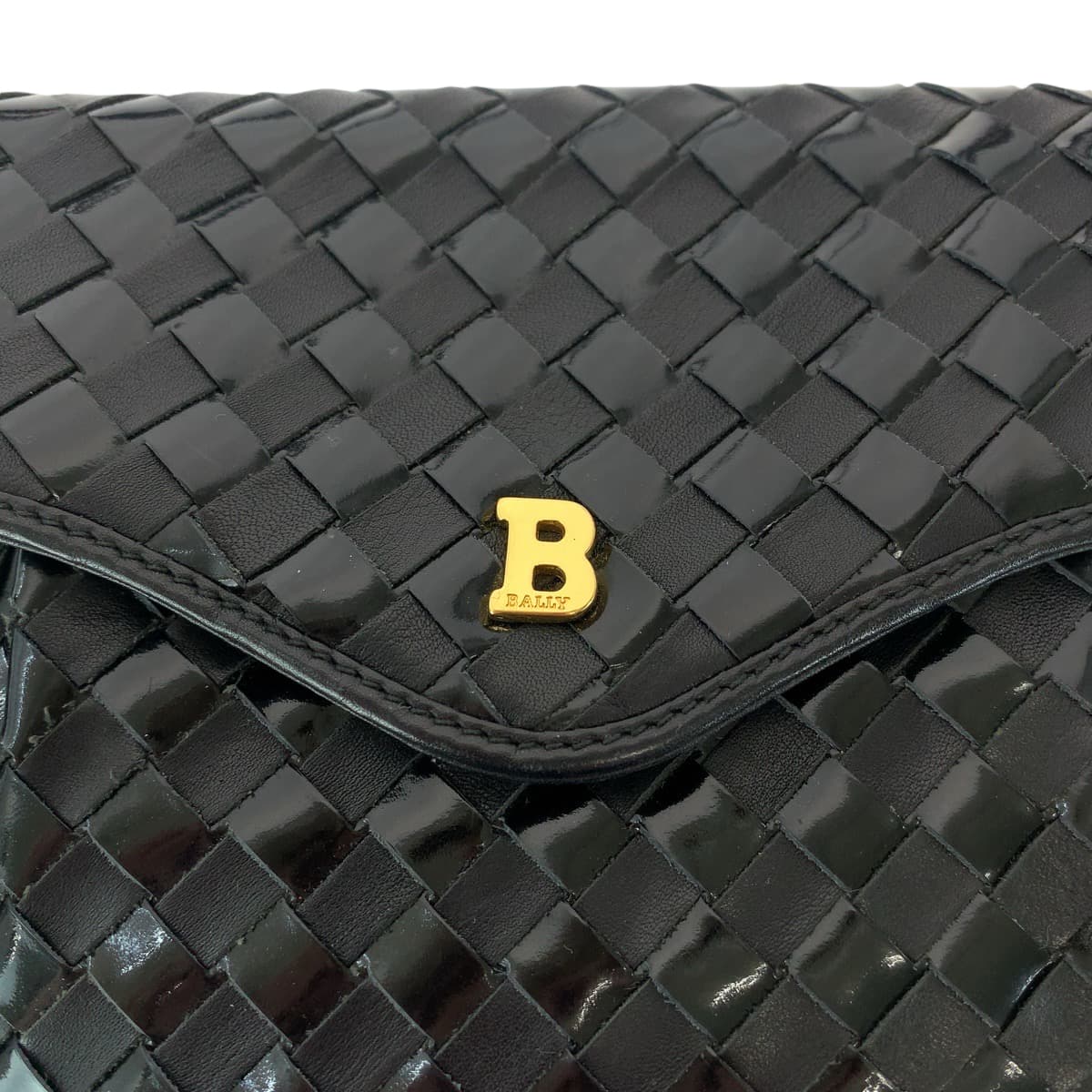 13521
BALLY バリー ブラック 黒 ゴール金具 パテントレザー ショルダーバッグ ポシェット  レディース
