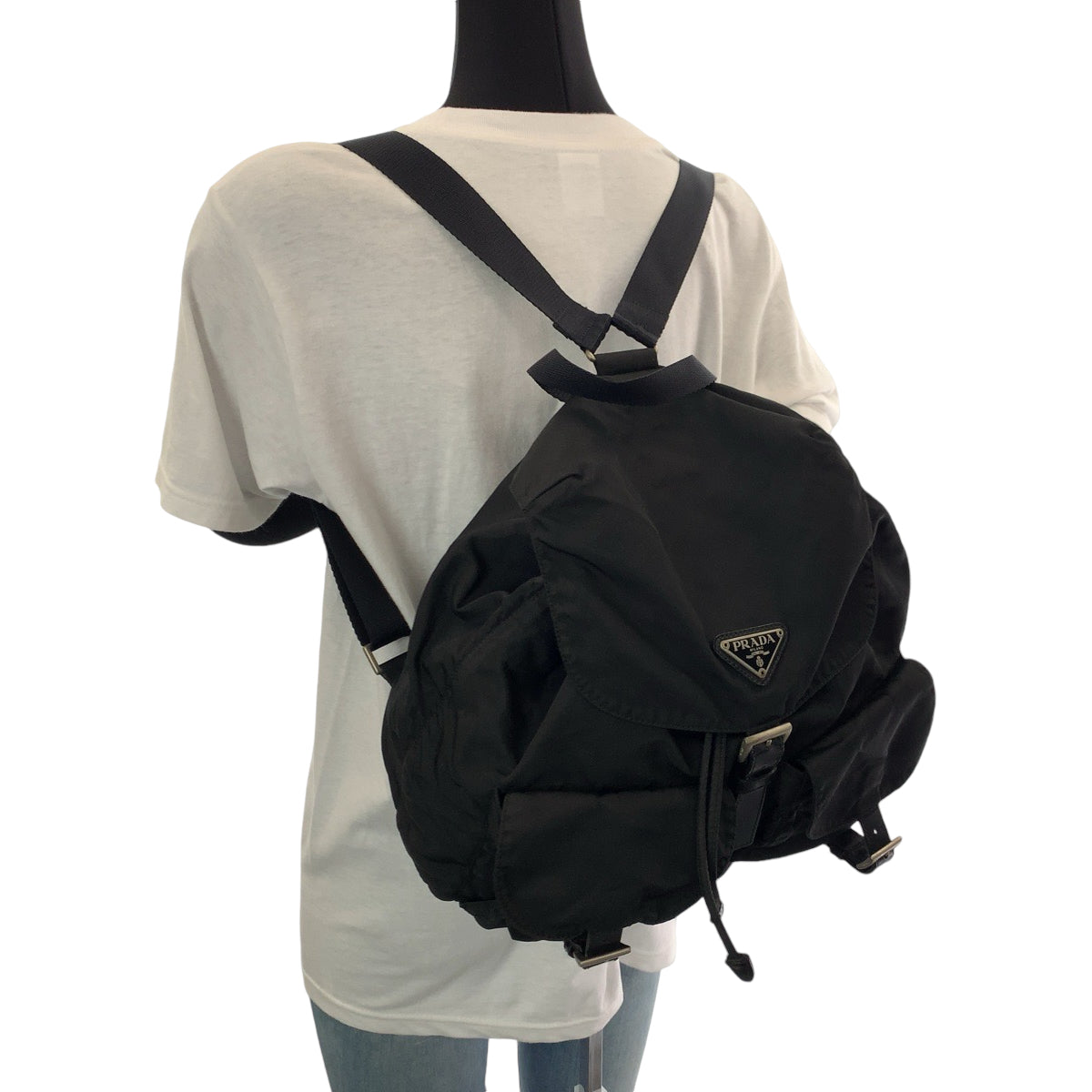 13540
PRADA プラダ 三角ロゴプレート ブラック 黒 シルバー金具 ナイロン リュックサック バックパック  レディース