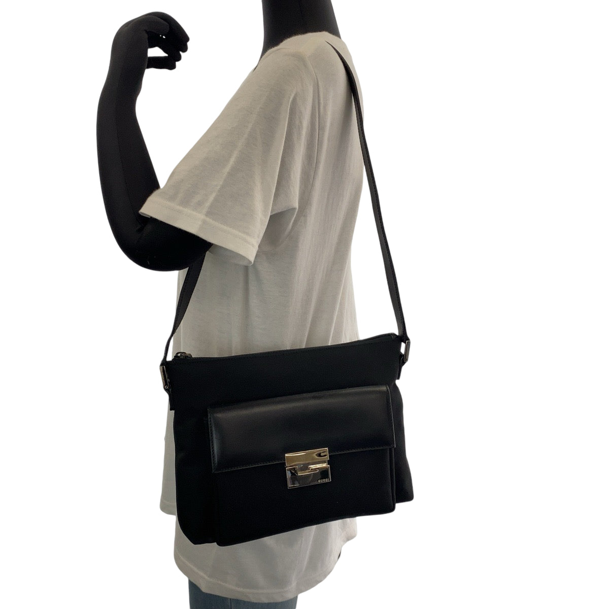 13557
GUCCI グッチ 男女兼用 ブラック 黒 シルバー金具 キャンバス / レザー ワンショルダーバッグ ポシェット  メンズ