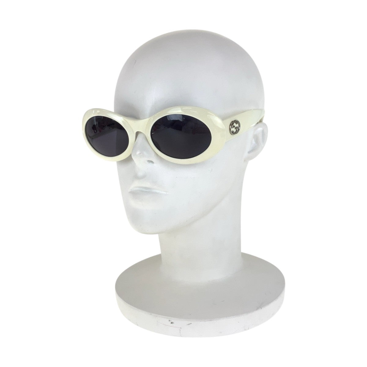 14145
GUCCI グッチ ヴィンテージ インターロッキング ホワイト シルバー金具 プラスチック 140 GG 2400/N/S C29 56◻︎22 サングラス 男女兼用 オーバル  レディース