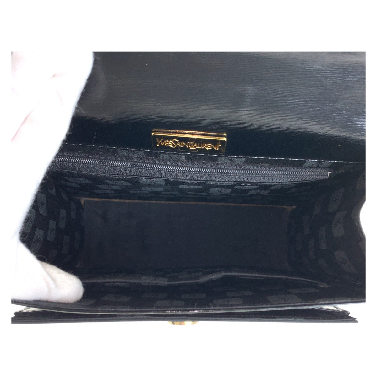 13625
YVES SAINT LAURENT イヴ サンローラン ヴィンテージ YSL ブラック 黒 ゴールド金具 レザー 斜め掛け ショルダーバッグ メッセンジャーバッグ  レディース