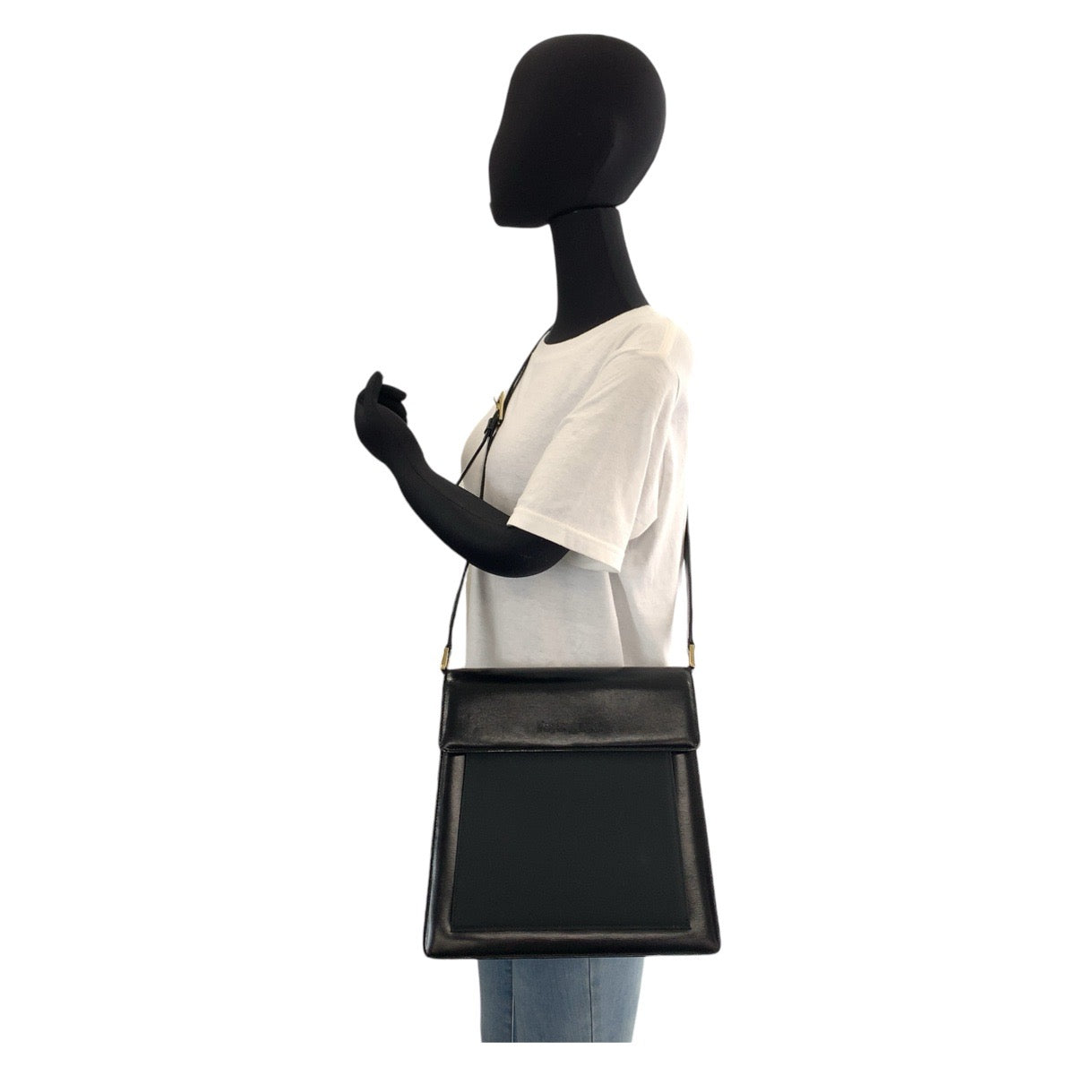 13625
YVES SAINT LAURENT イヴ サンローラン ヴィンテージ YSL ブラック 黒 ゴールド金具 レザー 斜め掛け ショルダーバッグ メッセンジャーバッグ  レディース