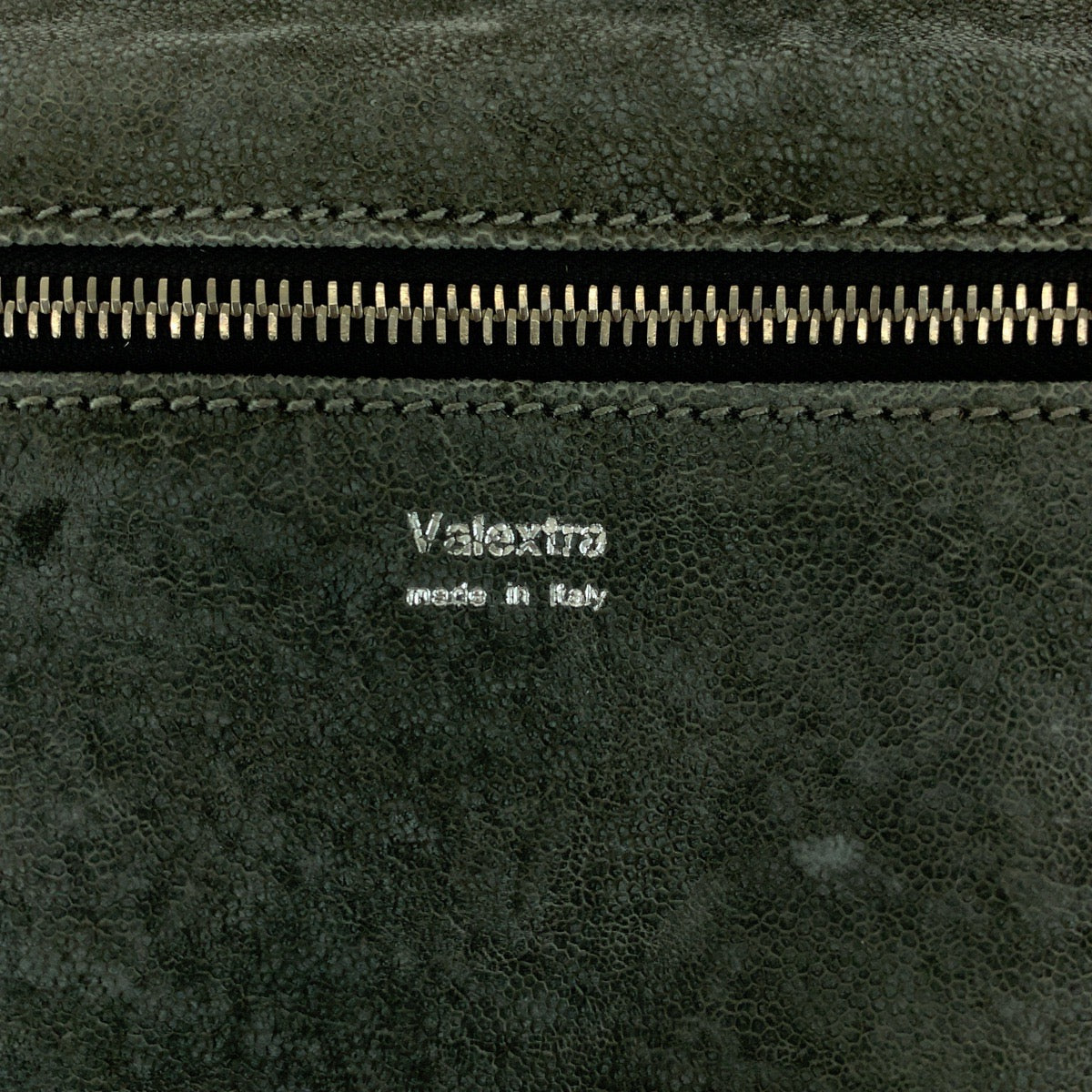 13632
Valextra ヴァレクストラ グレー シルバー金具 エレファント クラッチバッグ セカンドバッグ  レディース