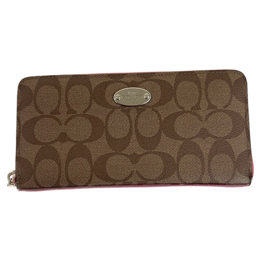 14165
COACH コーチ シグネチャー ブラウン ピンク シルバー金具 PVC 52682 長財布 ラウンドファスナー  レディース