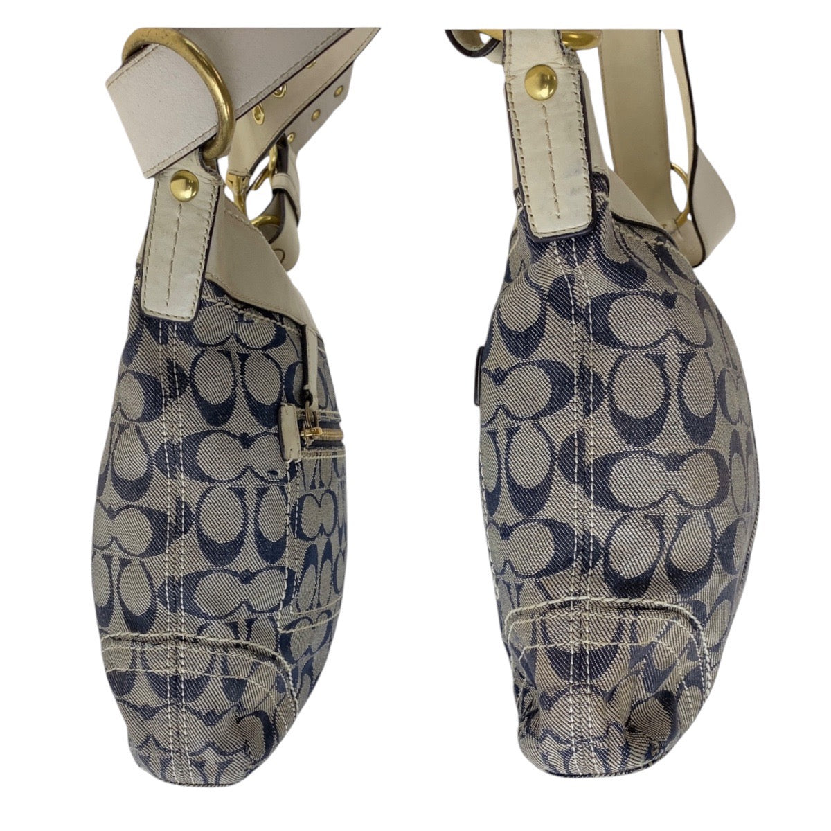 13642
COACH コーチ シグネチャー グレー ホワイト 白 ゴールド金具 キャンバス / レザー 斜め掛け ショルダーバッグ メッセンジャーバッグ レディース B5