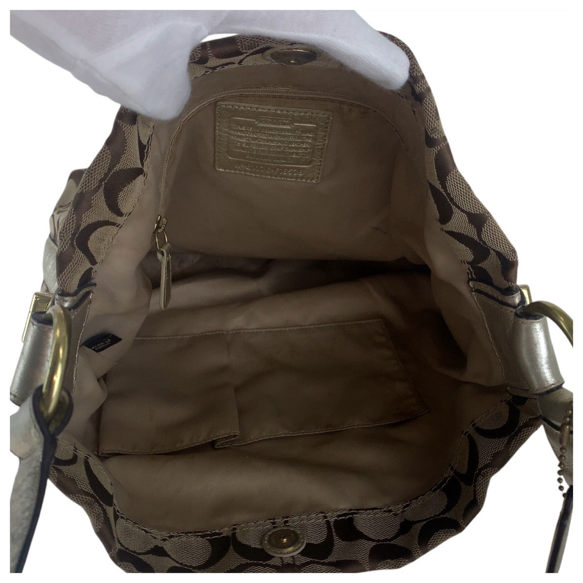 13645
COACH コーチ シグネチャー ベージュ ゴールド金具 キャンバス ショルダーバッグ  レディース
