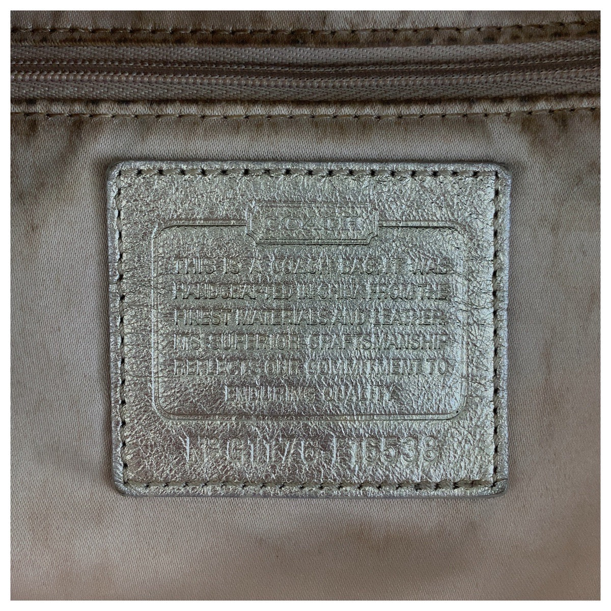 13645
COACH コーチ シグネチャー ベージュ ゴールド金具 キャンバス ショルダーバッグ  レディース