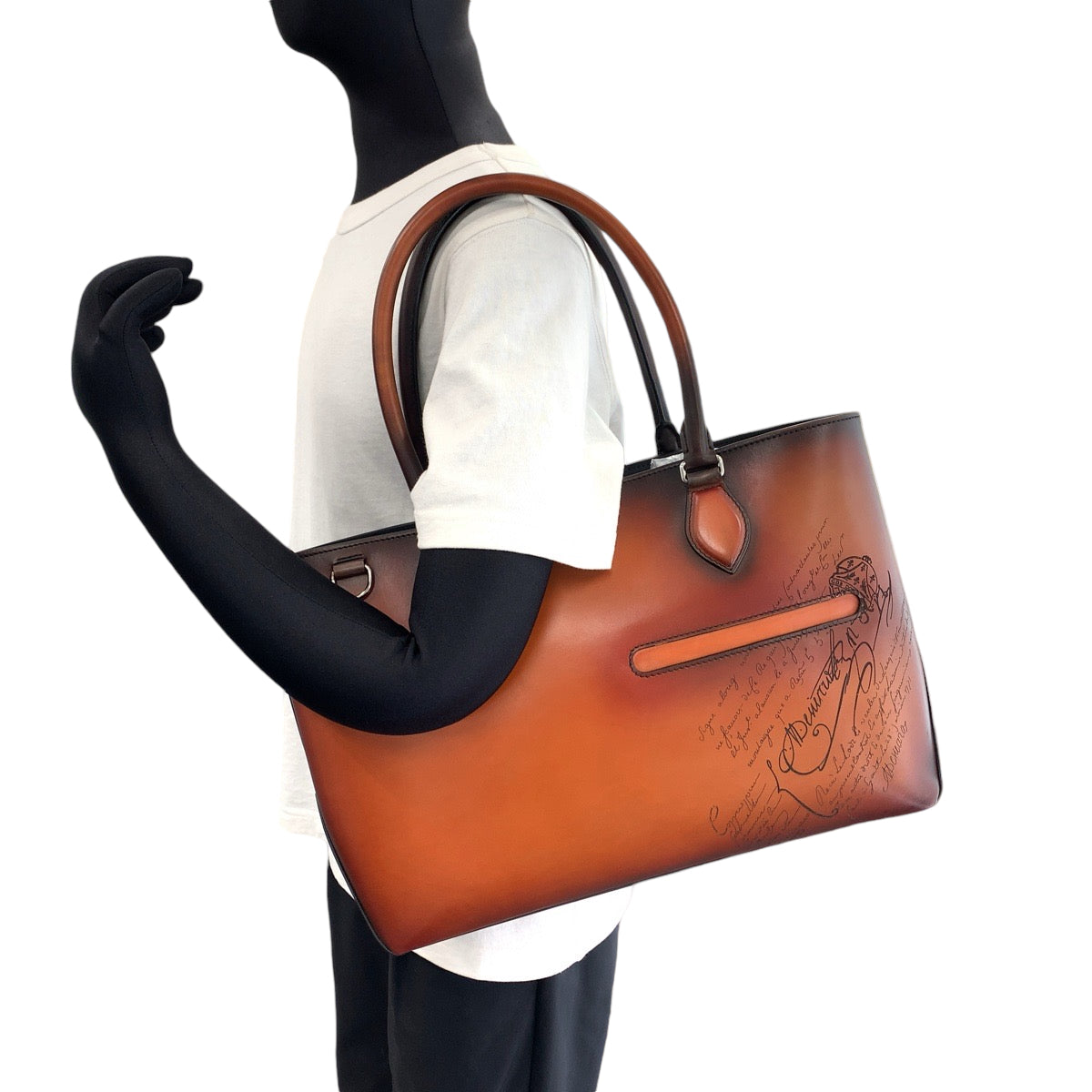 13650
Berluti ベルルッティ カリグラフィ トゥジュールミニ テラコッタパティーヌ シルバー金具 レザー トートバッグ ショルダーバッグ  メンズ