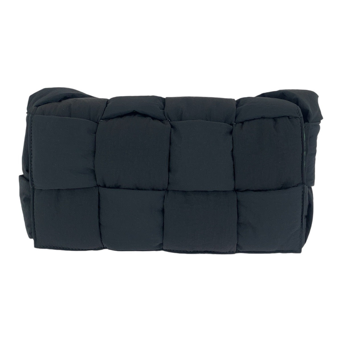 13651
BOTTEGAVENETA ボッテガヴェネタ パデッド テック カセット ブラック 黒 パラキート ナイロン P02847524E クロスボディバッグ ショルダーバッグ 男女兼用  メンズ